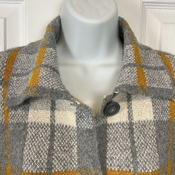 Rachel Zoe Grey Cream Mustard Plaid Sweater Shacket Size S  fits oversized - Picture 2 of 11